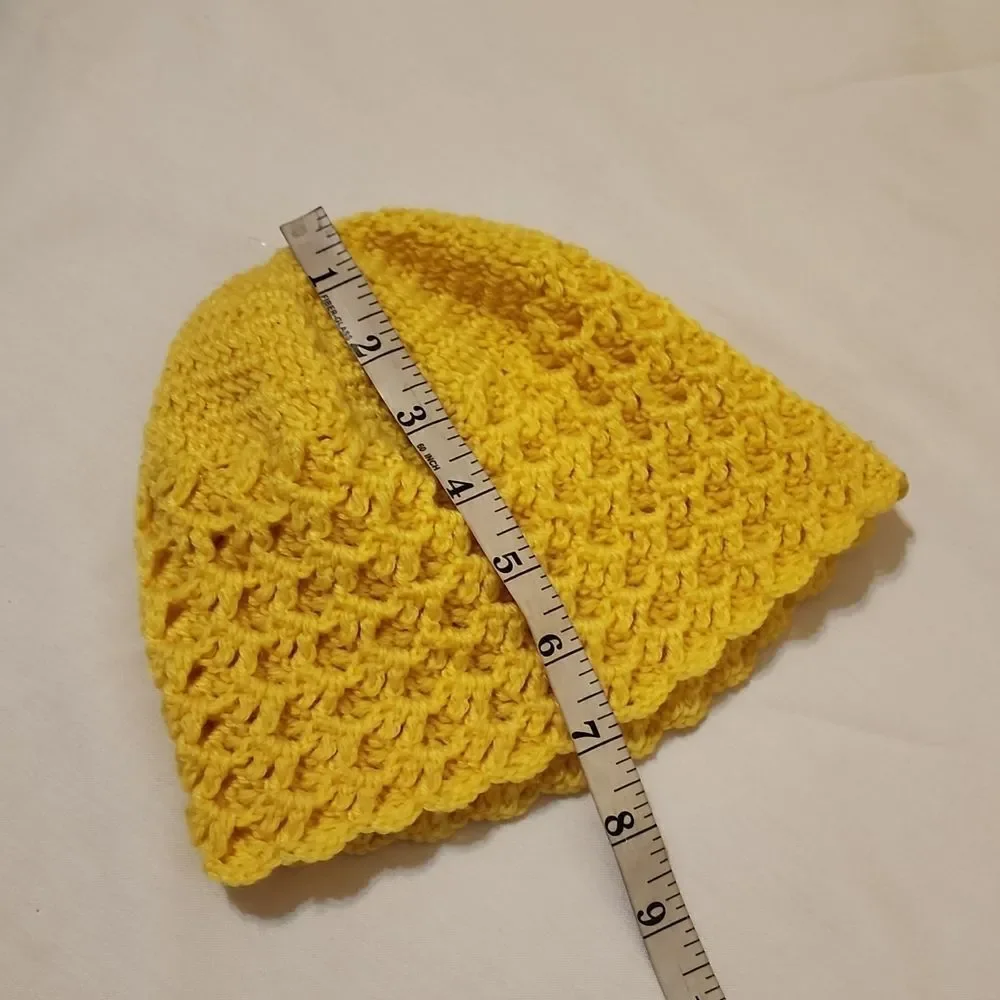 Hand knitted hat  - Picture 5 of 5